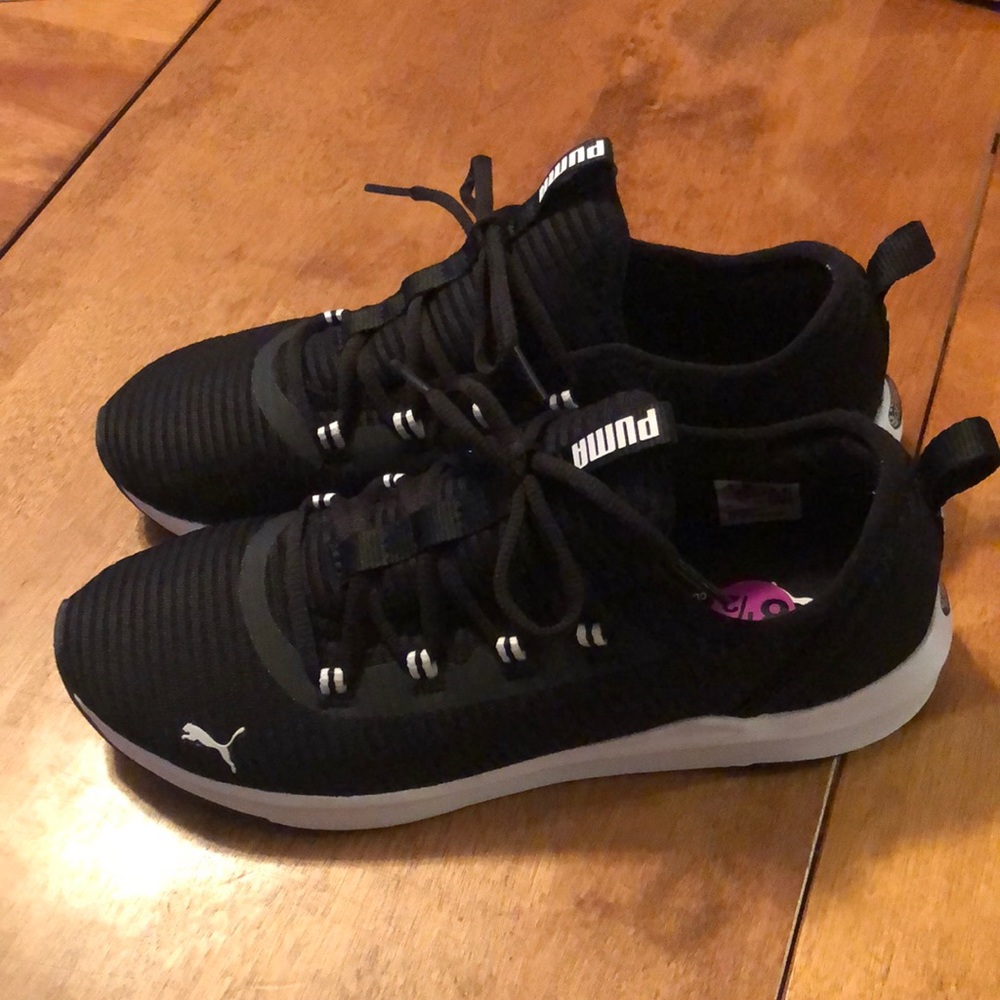 NEW Puma Softride Sneakers